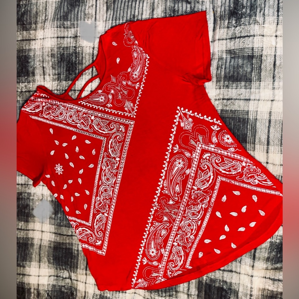 •• SOLD ••